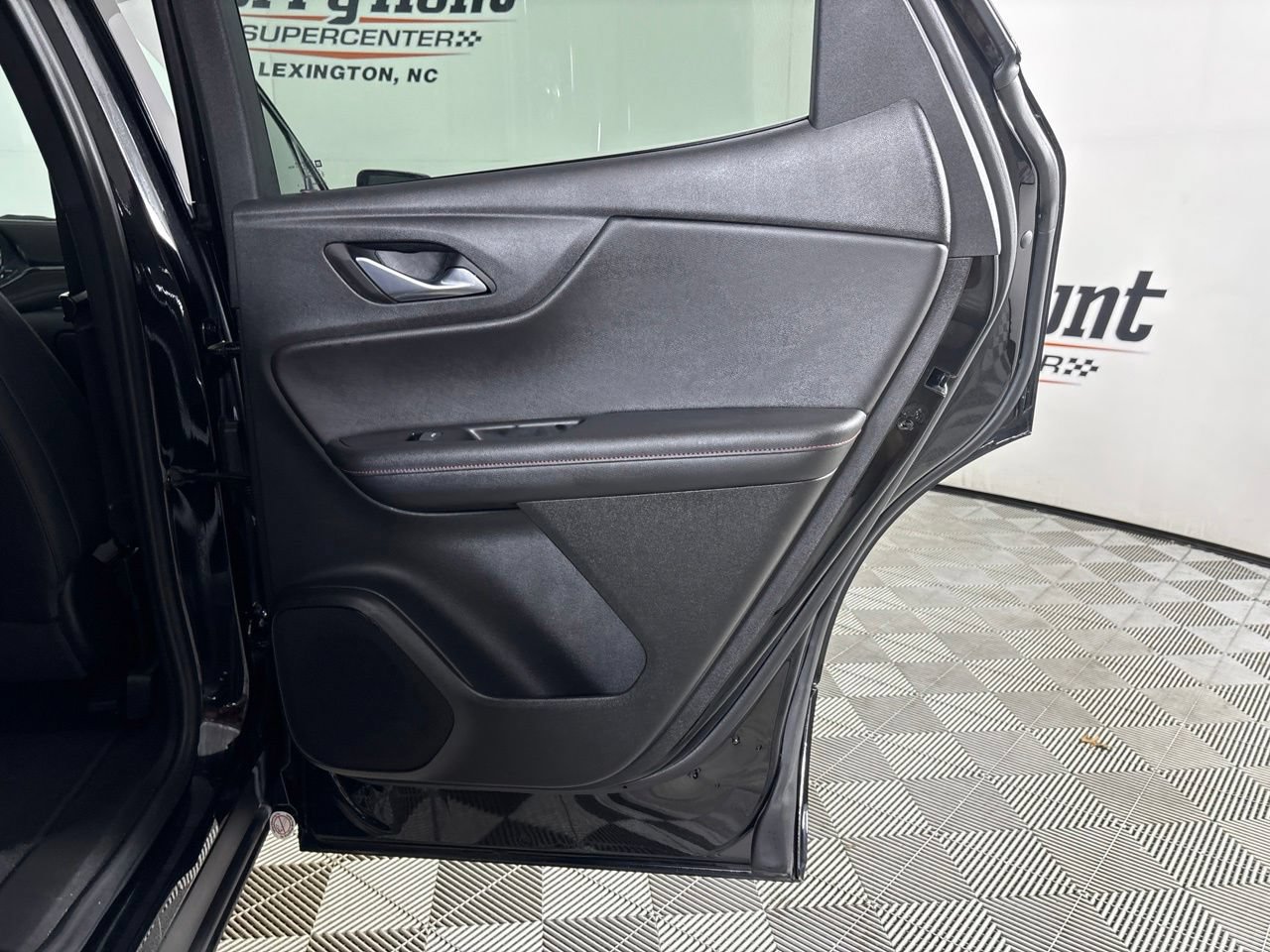 Used 2025 Chevrolet Blazer RS FWD image 26