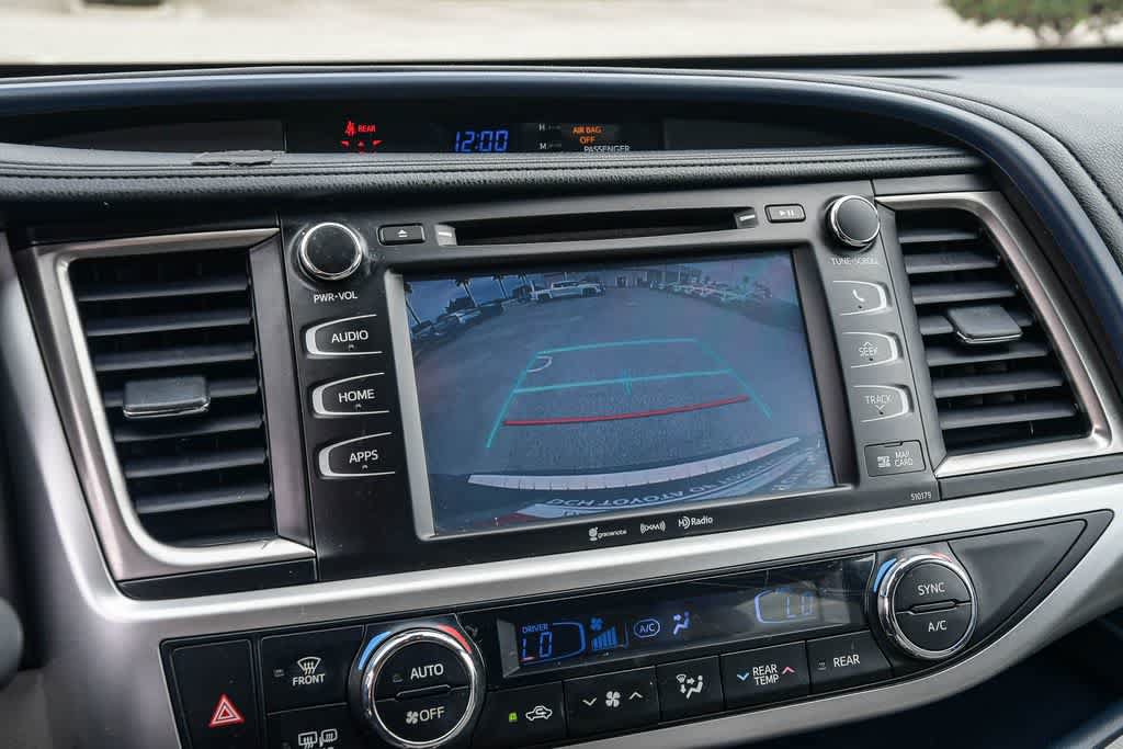 Used 2017 Toyota Highlander XLE FWD image 23