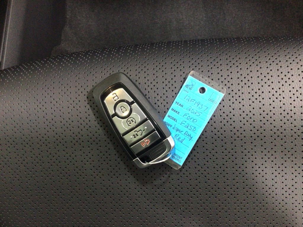 New 2025 Ford F250 Lariat w/ Lariat Ultimate Package image 43