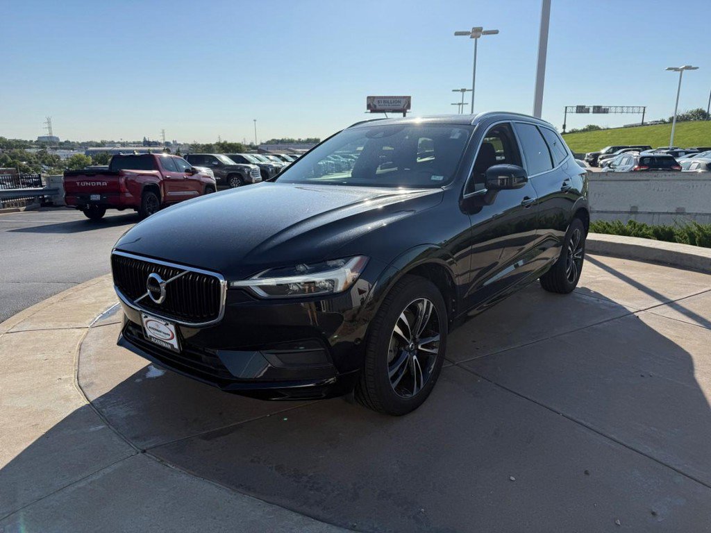 Used 2018 Volvo XC60 T6 Momentum w/ Vision Package AWD/4WD image 11