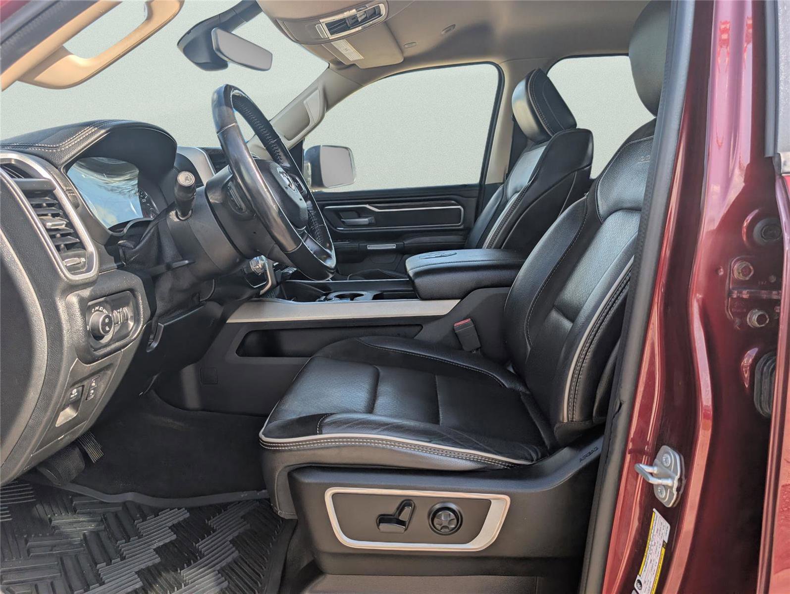 Used 2020 RAM 1500 Laramie image 12