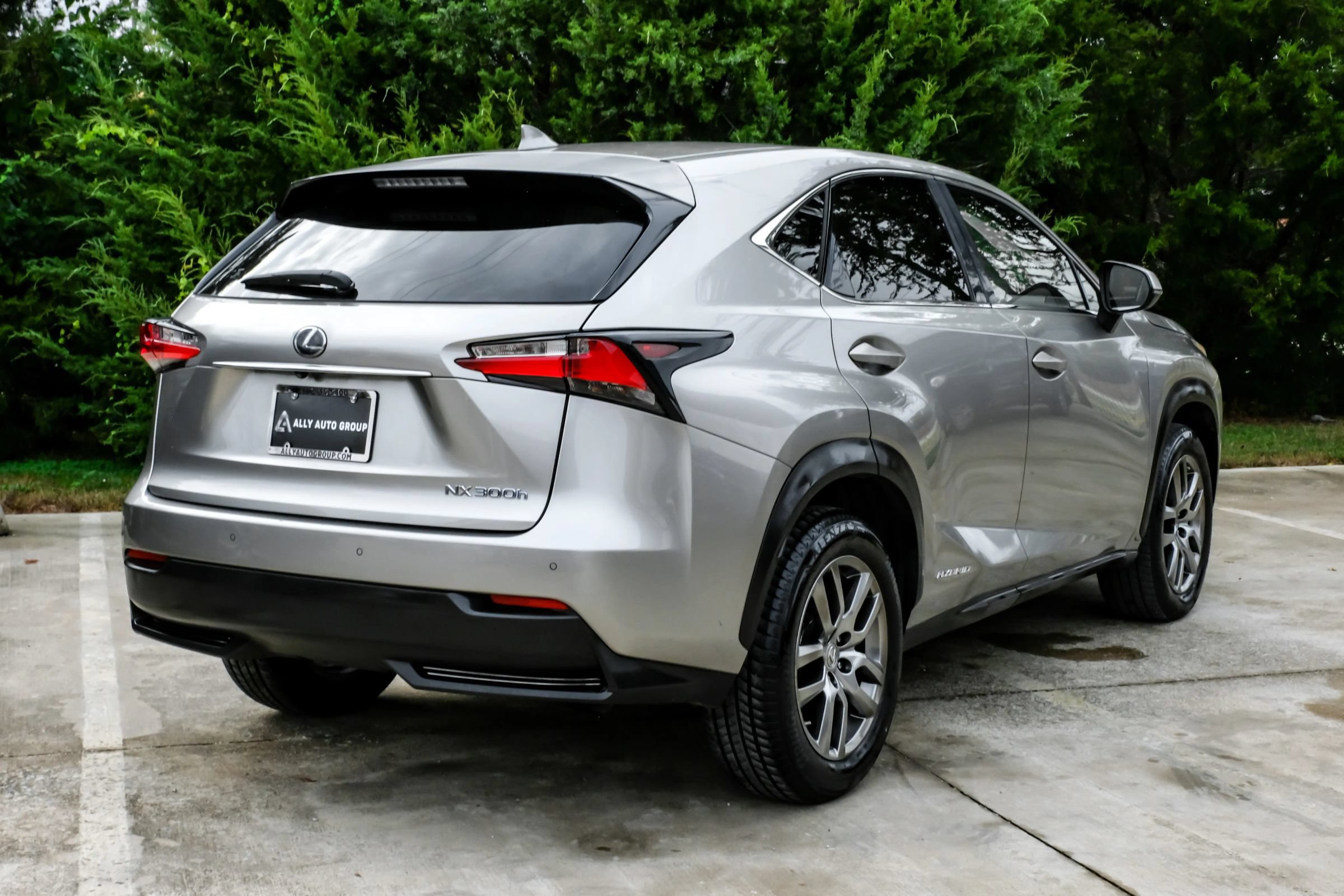 Used 2016 Lexus NX 300h FWD w/ Luxury Package image 9