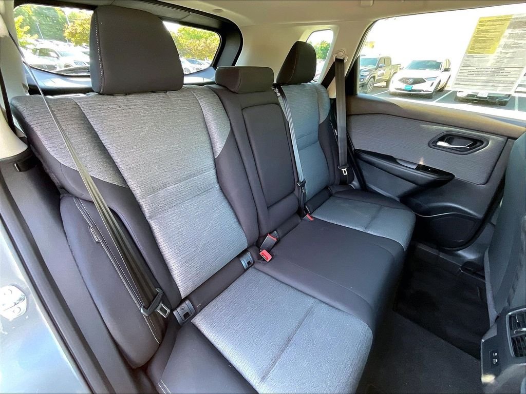 Used 2023 Nissan Rogue SV AWD/4WD image 16