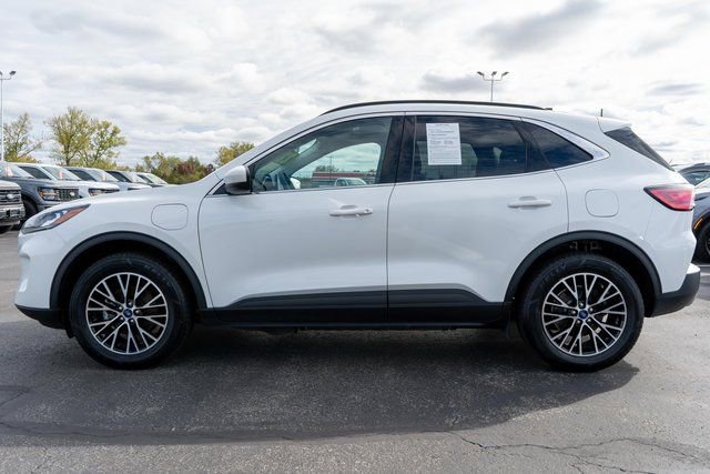 Used 2022 Ford Escape Titanium w/ Class II Trailer Tow Package image 9