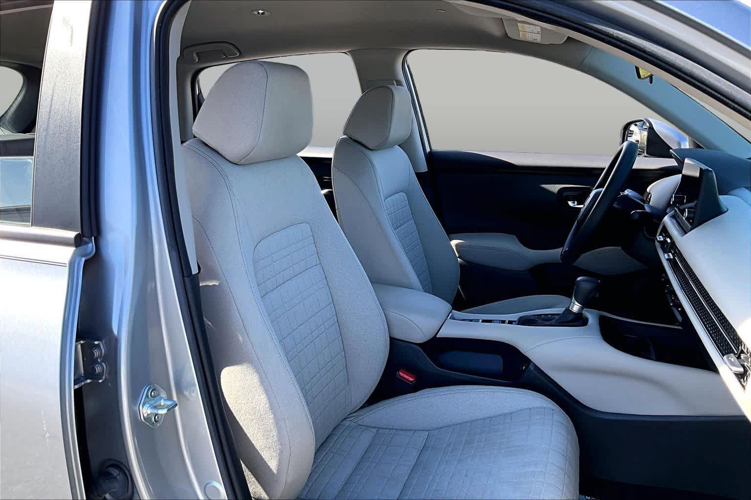 Used 2024 Honda HR-V LX image 9