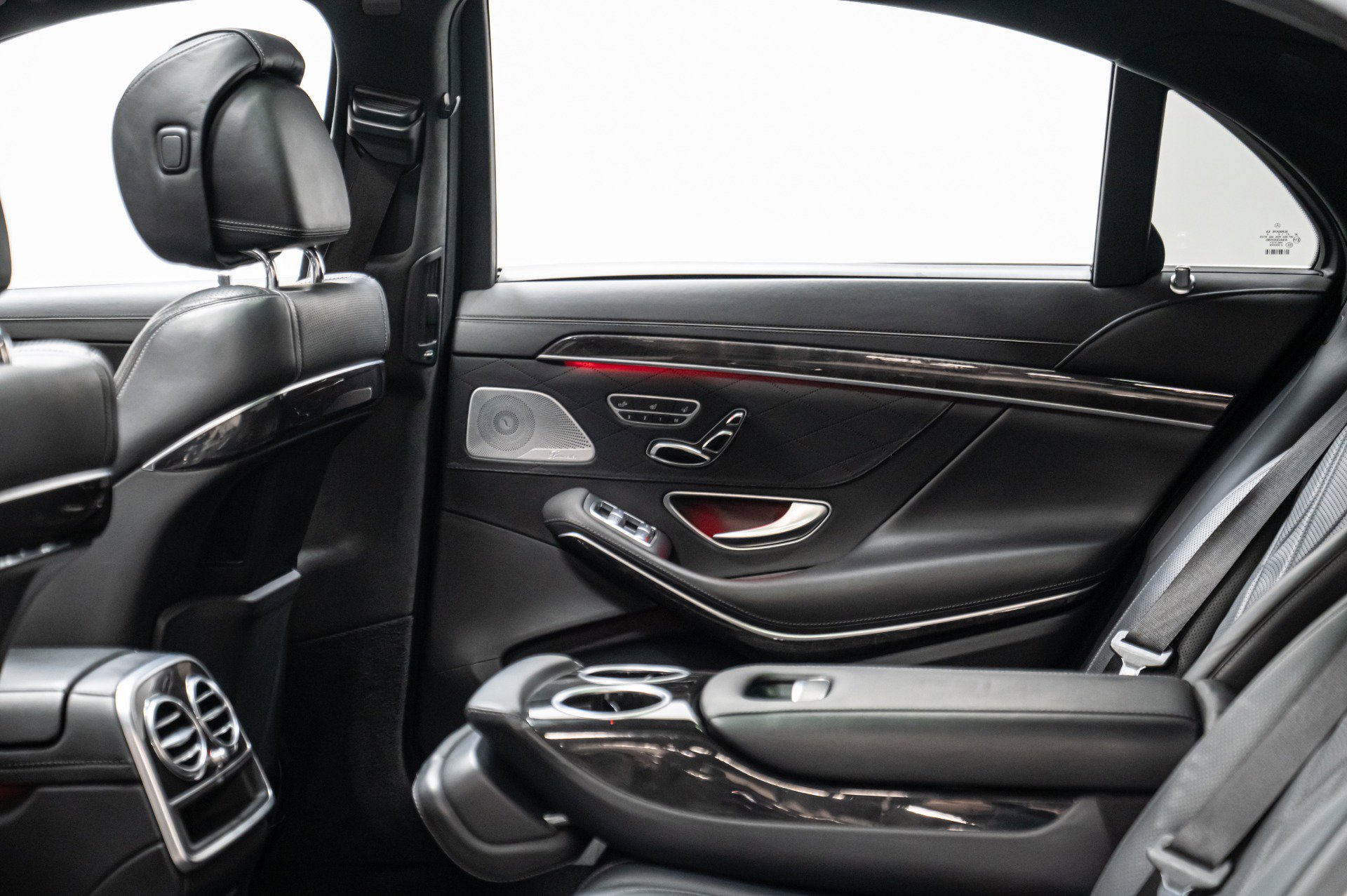 Used 2015 Mercedes-Benz S 63 AMG 4MATIC Sedan w/ Driver Assistance Package image 35