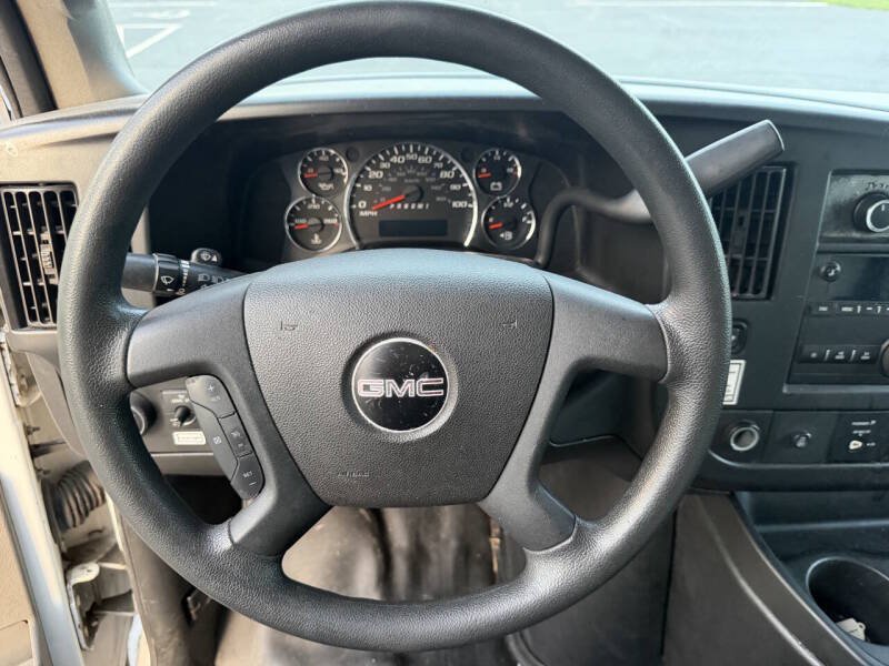 Used 2018 GMC Savana 3500 Extended w/ Driver Convenience Package RWD image 19