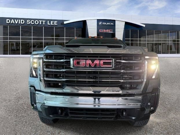 Used 2026 GMC Sierra 2500 SLT AWD/4WD image 2