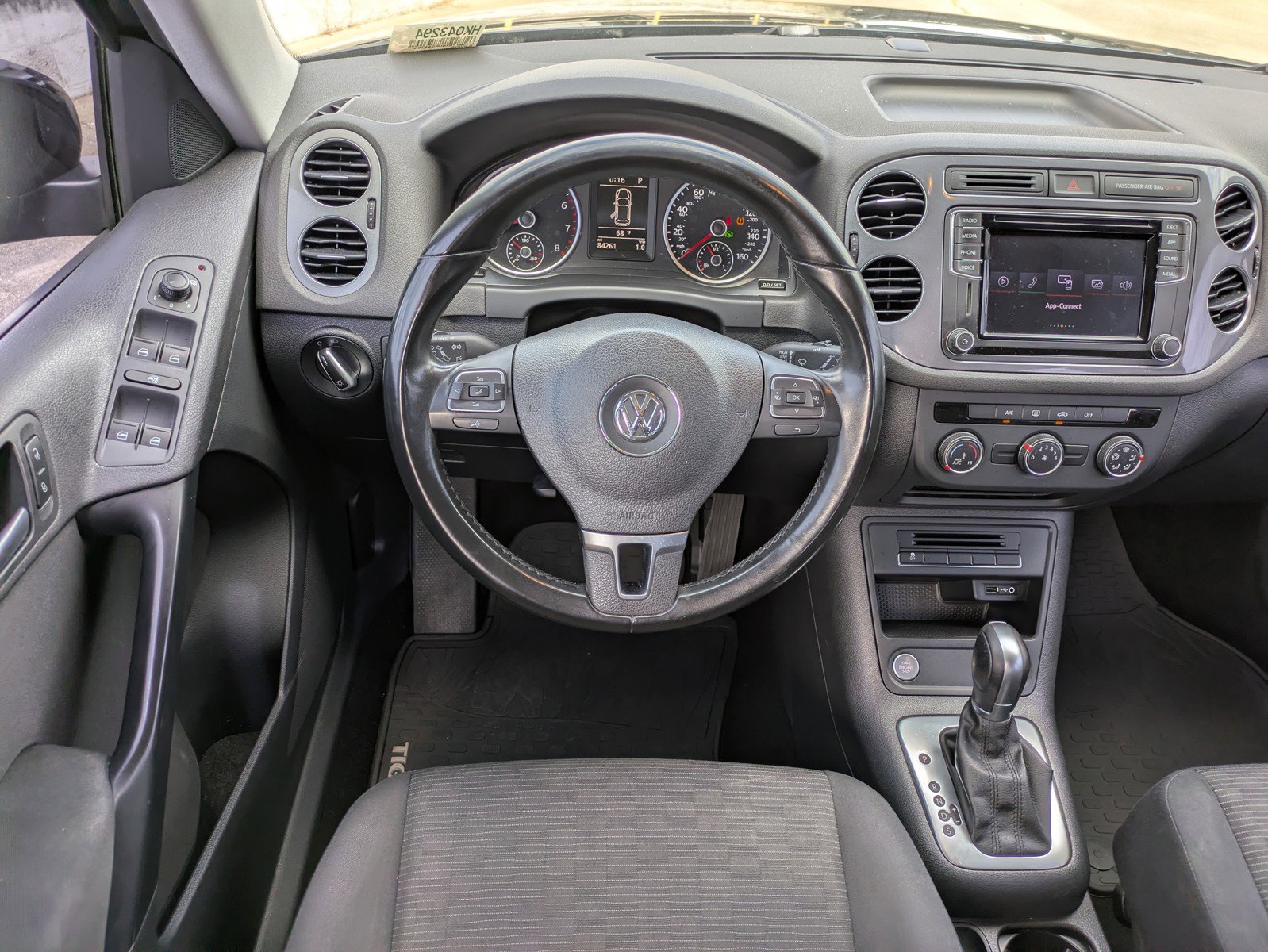 Used 2017 Volkswagen Tiguan S image 11