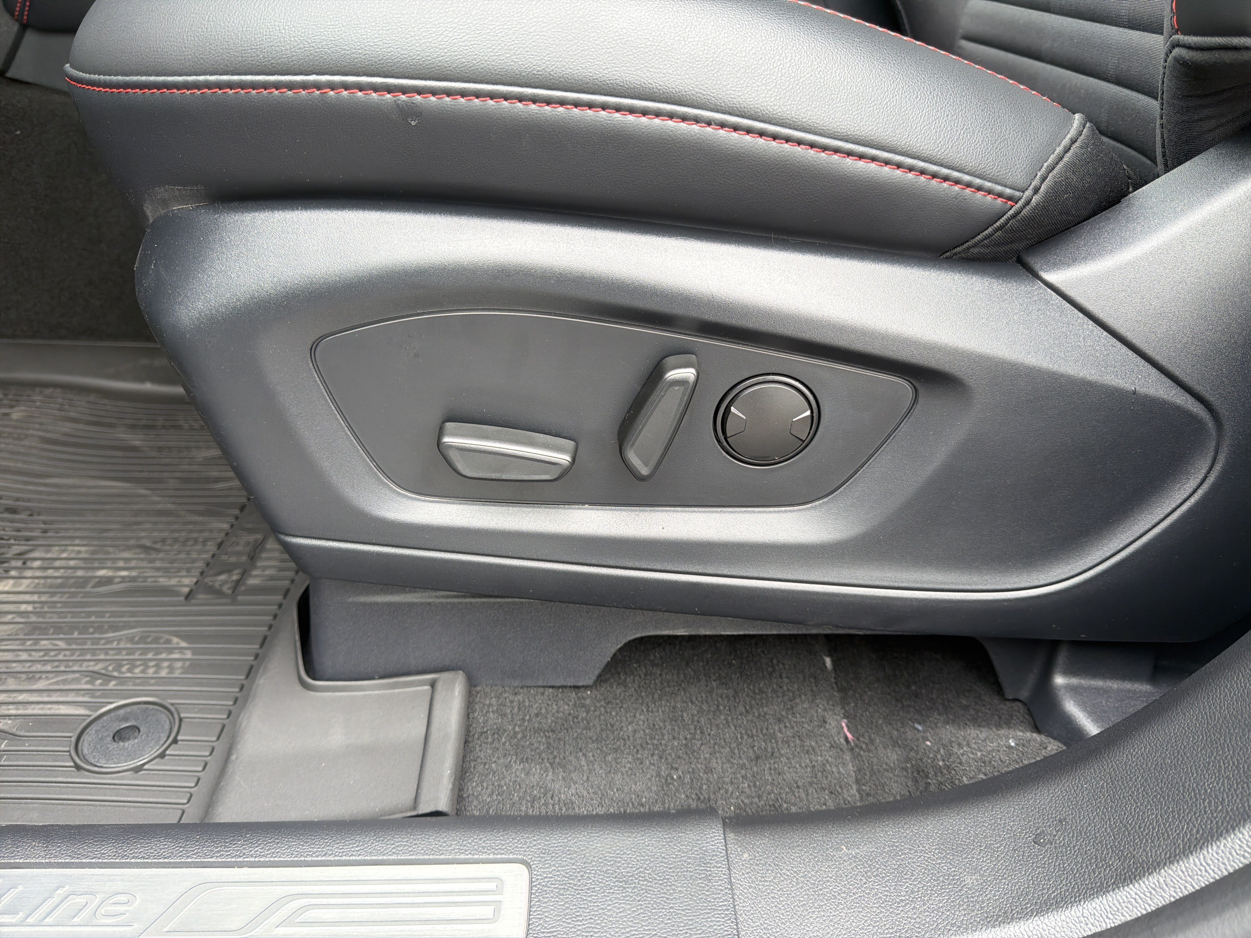 Used 2026 Ford Explorer ST-Line AWD/4WD image 22