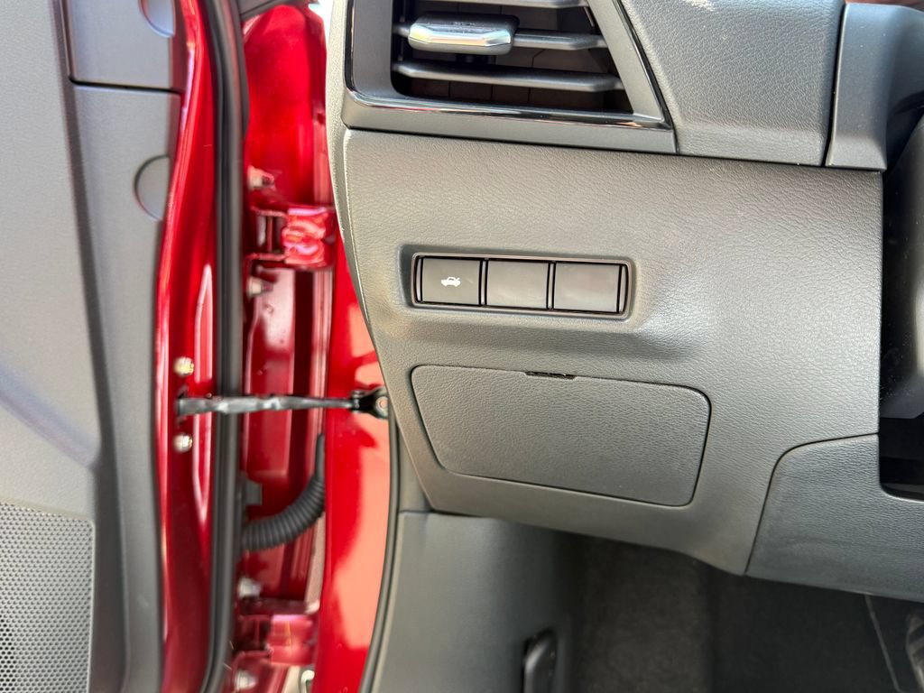 New 2026 Nissan Sentra SR w/ Floor Mat Package FWD image 15