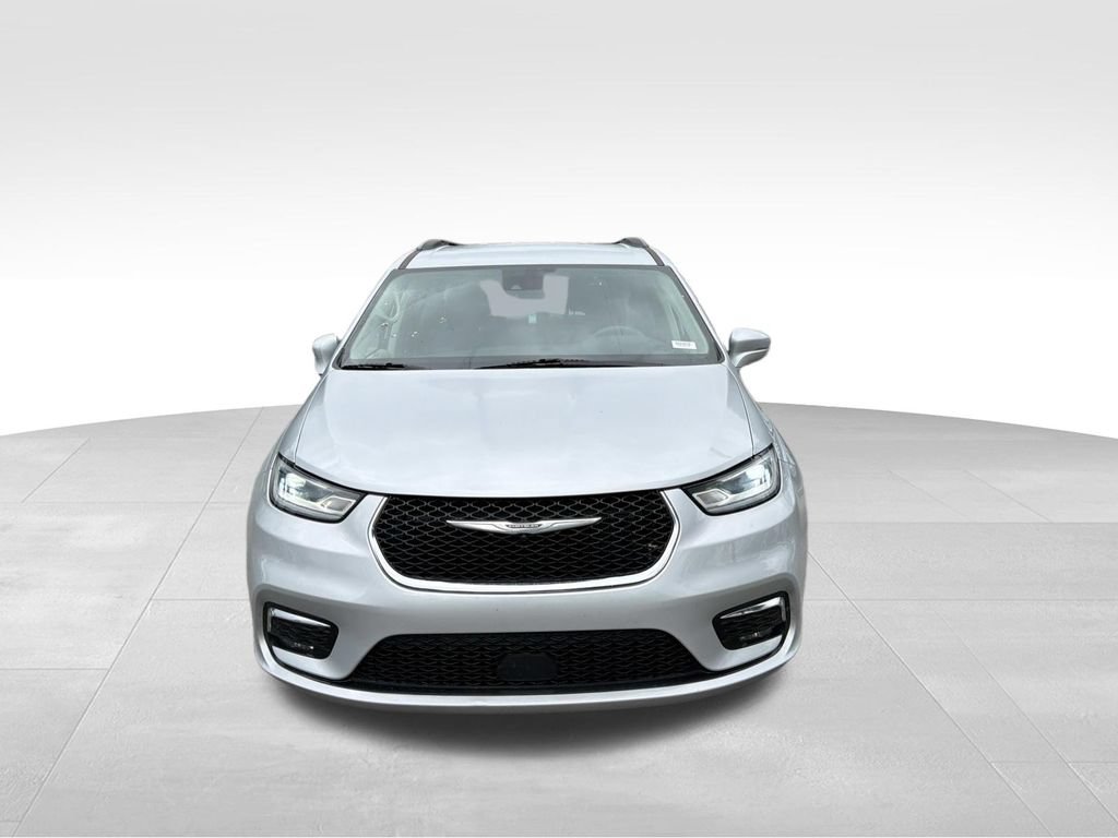 Used 2022 Chrysler Pacifica Touring-L FWD image 8