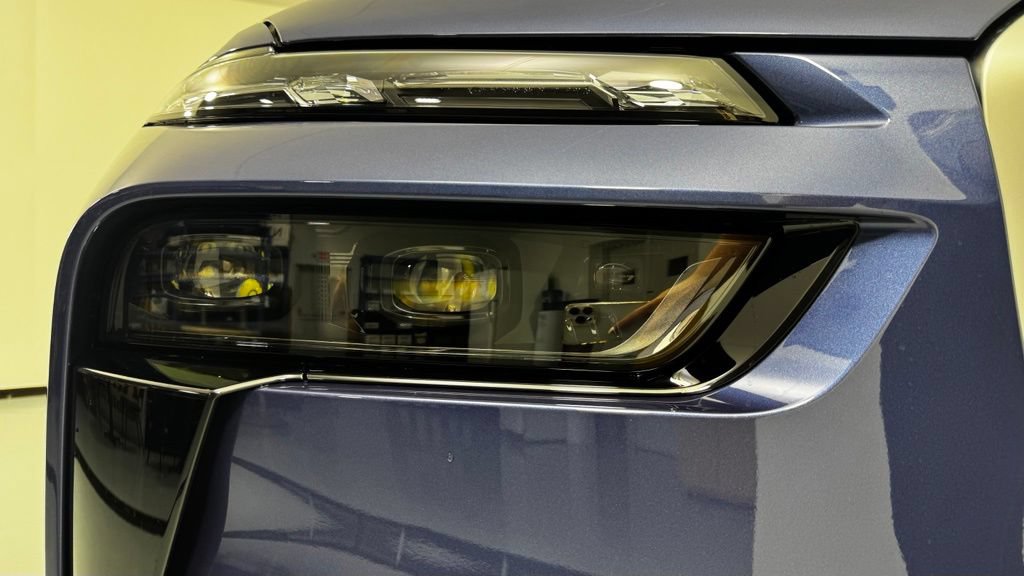 New 2026 BMW ALPINA XB7 AWD/4WD image 8