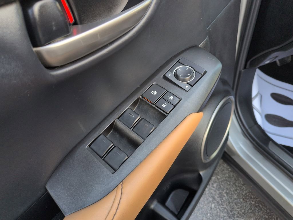 Used 2016 Lexus NX 200t 200t image 11