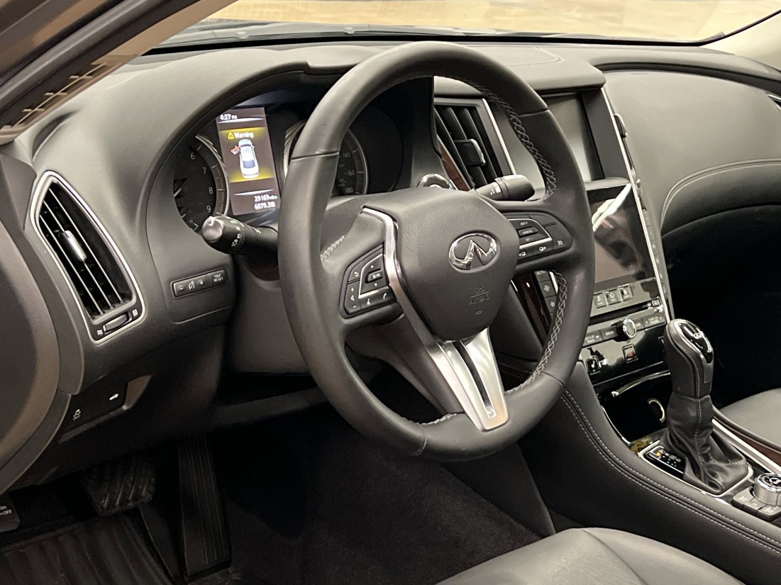 Used 2018 INFINITI Q50 Luxe w/ Essential Package (3.0T Luxe) image 15