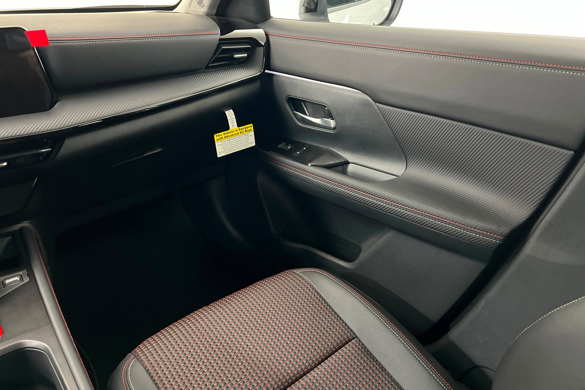 New 2026 Nissan Kicks SR FWD image 10