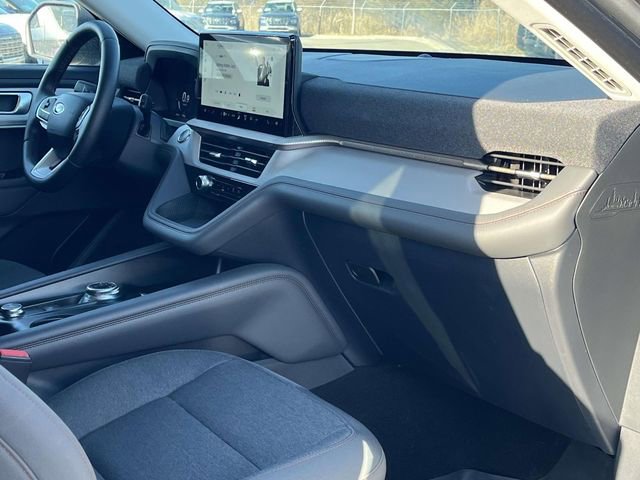 Used 2025 Ford Explorer Active image 31