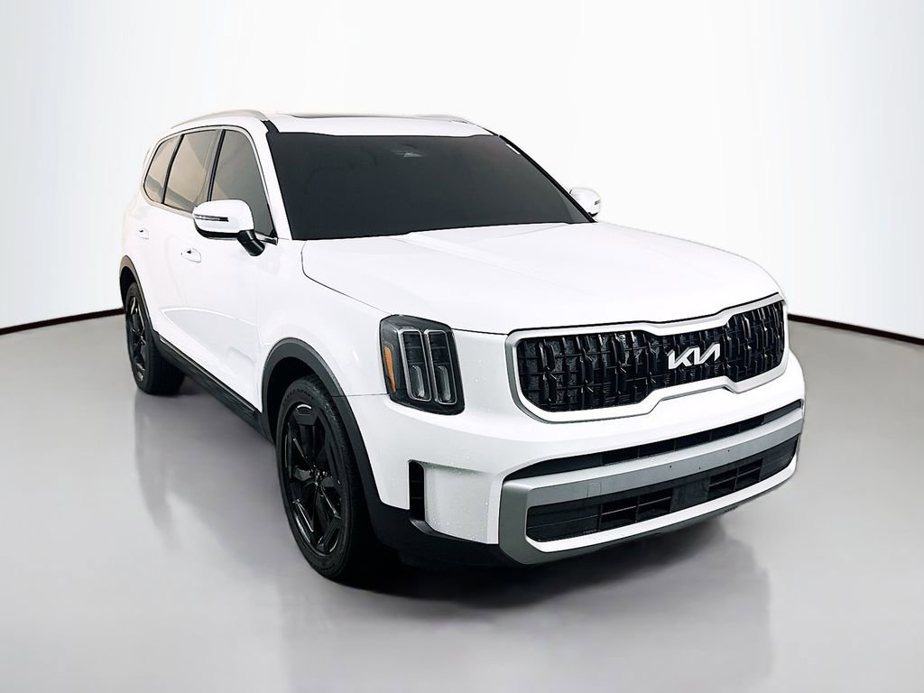 Used 2024 Kia Telluride EX w/ EX Captain's Chair Package image 1