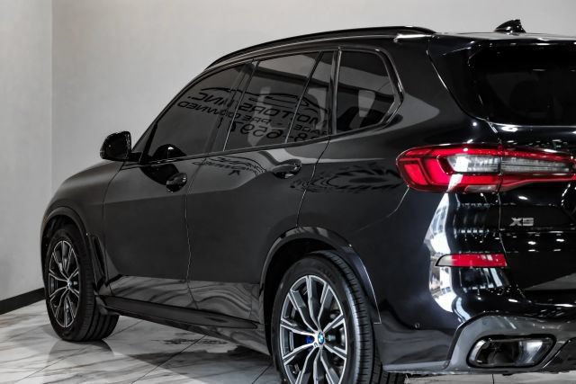 Used 2020 BMW X5 M50i AWD/4WD image 14