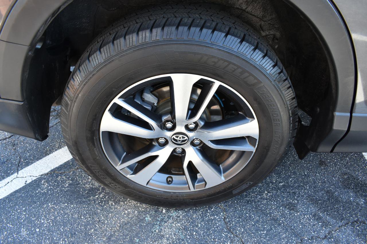 Used 2016 Toyota RAV4 XLE FWD image 12