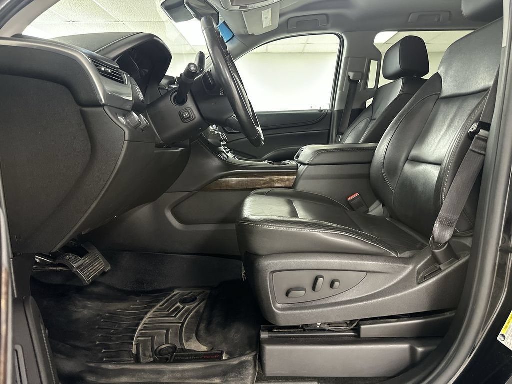 Used 2016 Chevrolet Suburban LT w/ Luxury Package AWD/4WD image 10