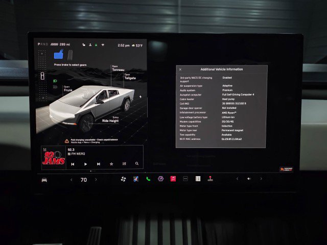 Used 2024 Tesla Cybertruck AWD Crew Cab image 30