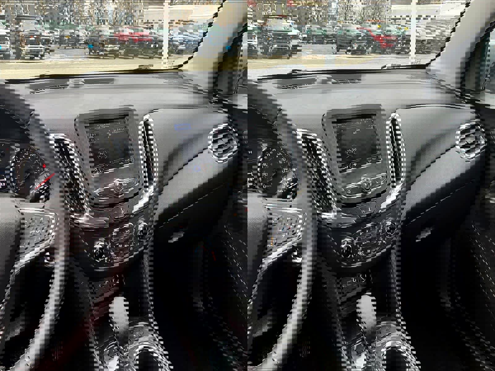 Used 2024 Chevrolet Equinox LT image 18