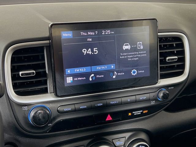 Used 2025 Hyundai Venue SEL FWD image 17