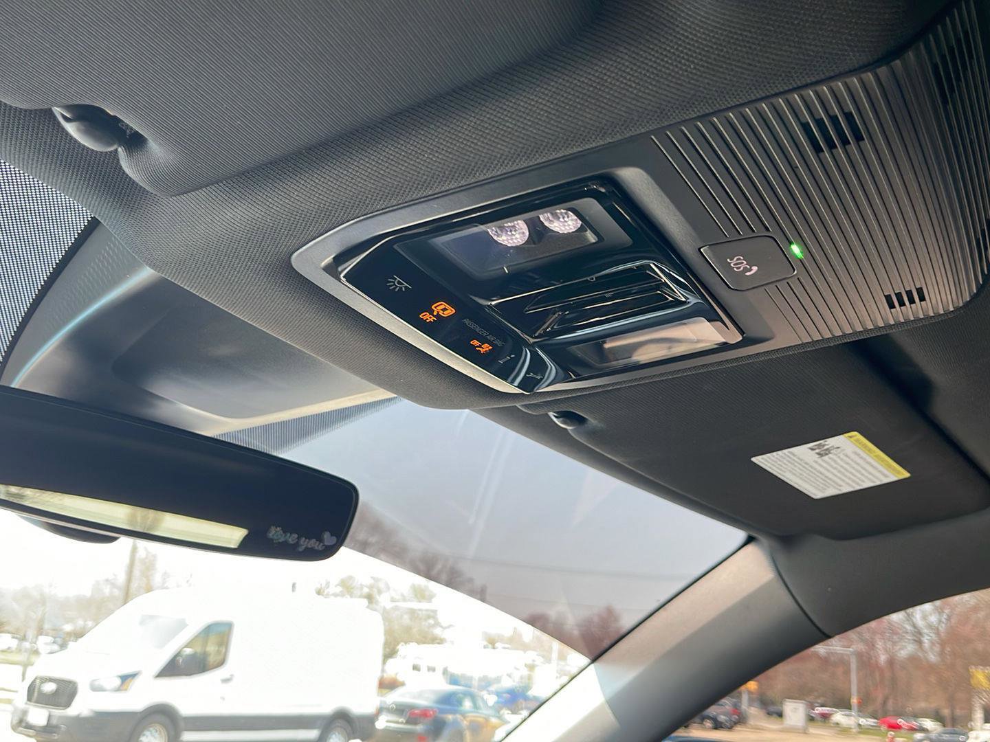 Used 2024 Volkswagen Atlas Cross Sport SE image 33