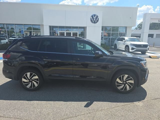 Used 2026 Volkswagen Atlas SE FWD image 2