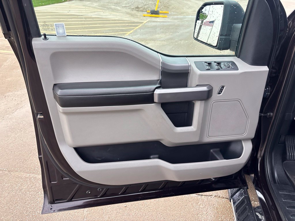 Used 2019 Ford F150 XLT w/ Equipment Group 302A Luxury AWD/4WD image 16