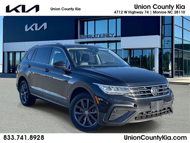 Used 2022 Volkswagen Tiguan SE image 1