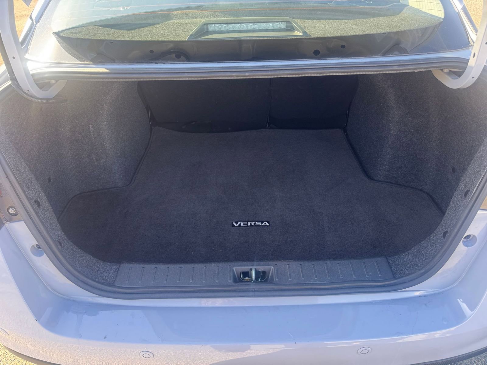 Used 2025 Nissan Versa SV image 29