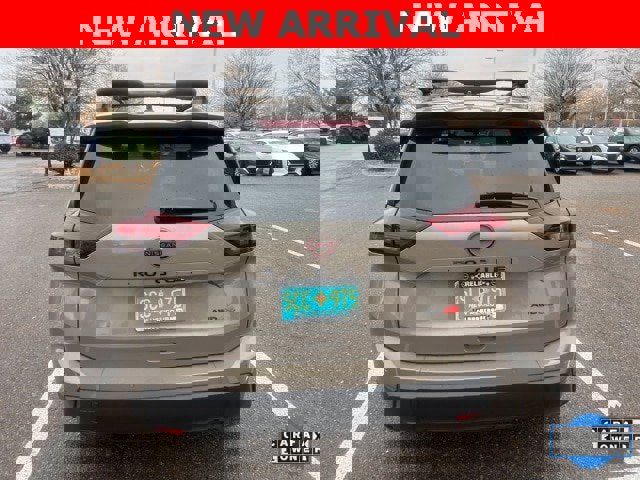 Used 2025 Nissan Rogue SV image 10