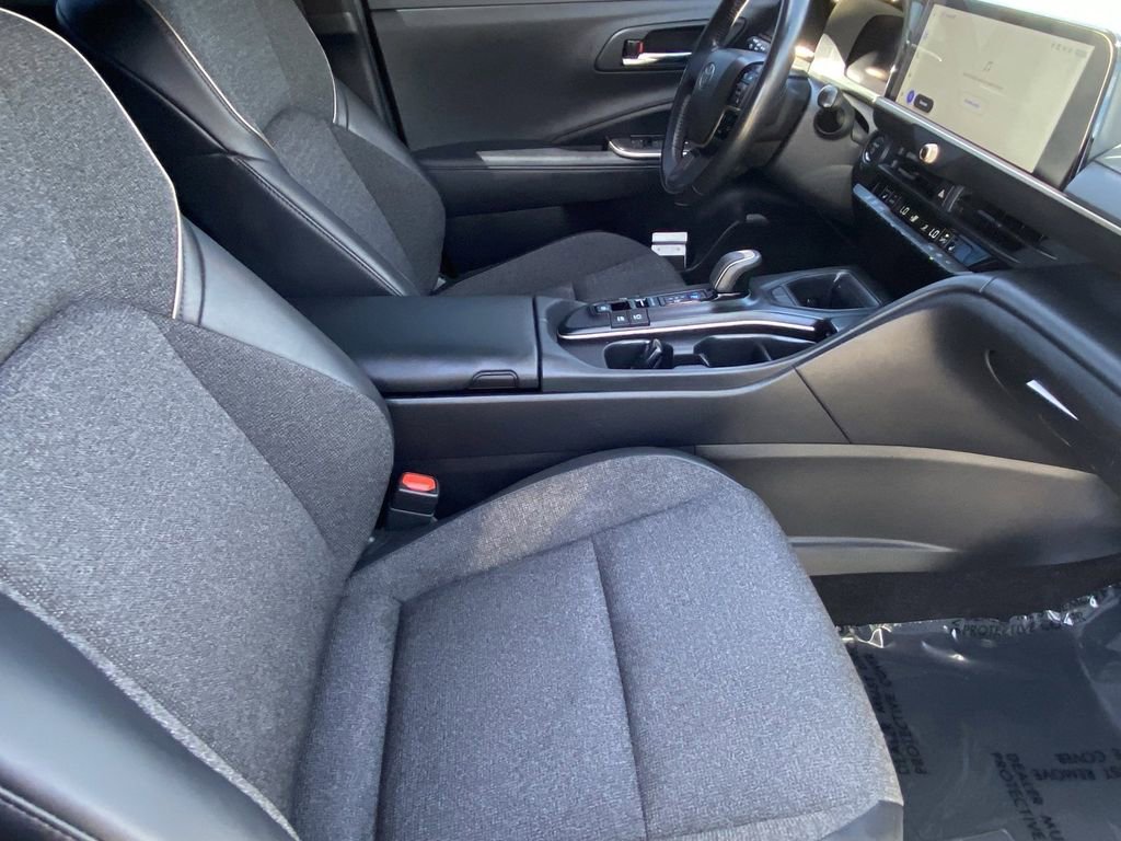 Certified 2023 Toyota Crown XLE image 17