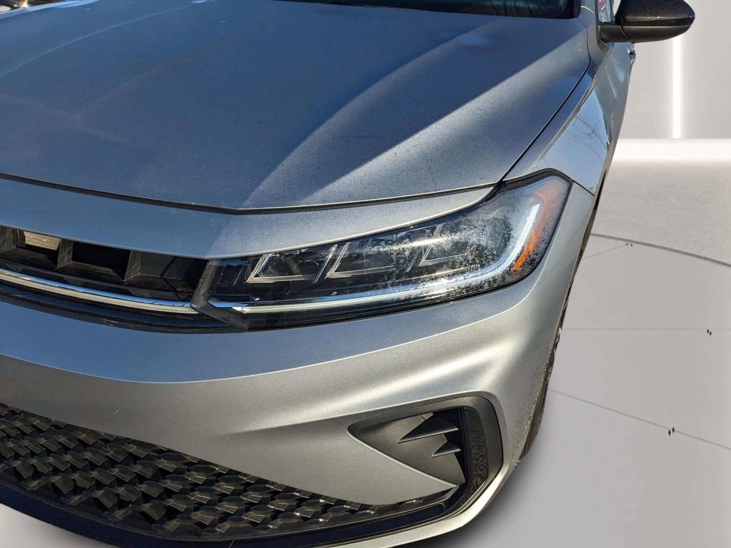 Certified 2025 Volkswagen Jetta Sport image 31