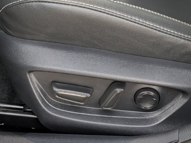 Used 2025 Toyota Camry SE FWD image 25