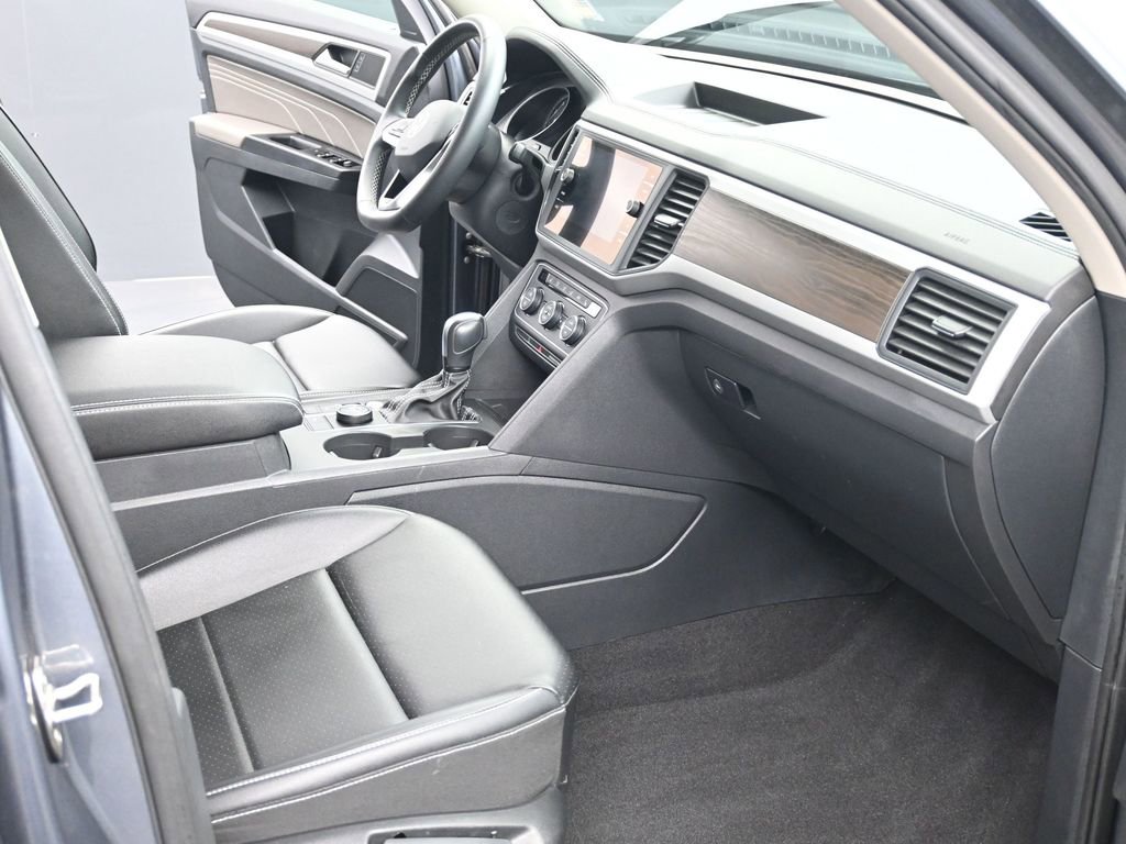 Used 2021 Volkswagen Atlas SE w/ Panoramic Sunroof Package image 18