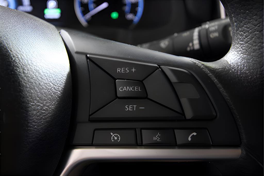 Used 2025 Nissan Leaf S image 20