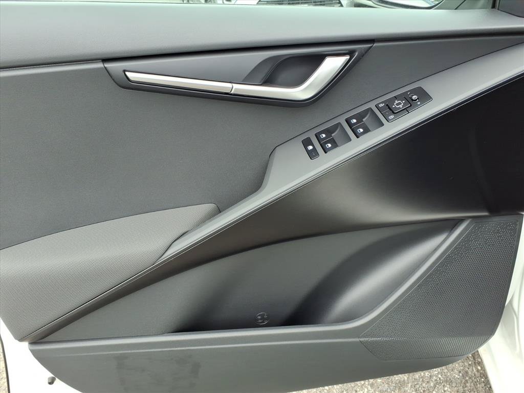 New 2026 Kia Niro LX FWD image 16