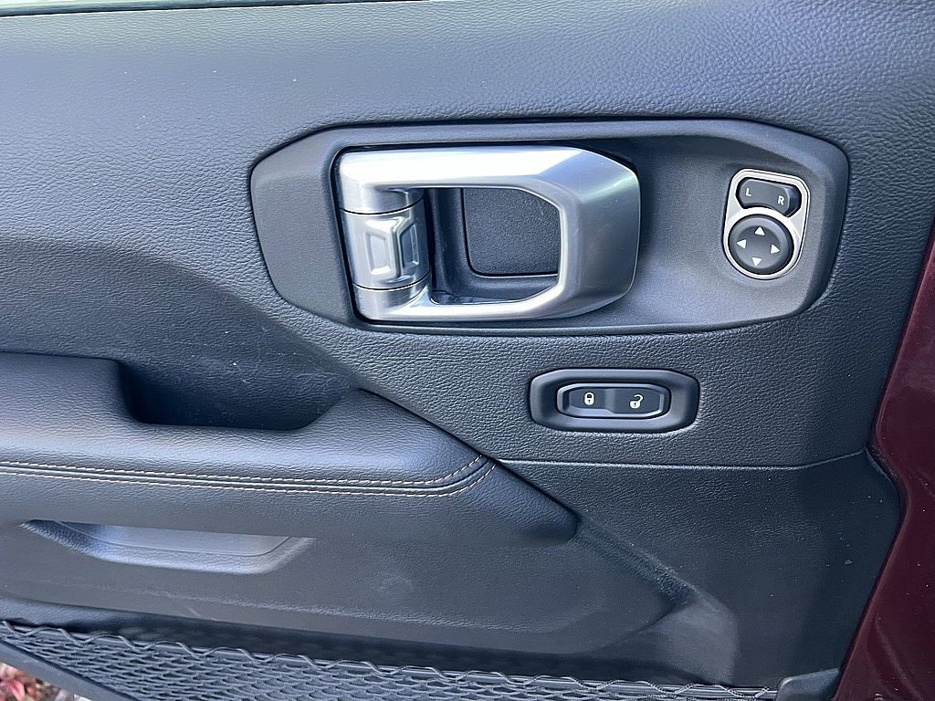 Used 2021 Jeep Wrangler Unlimited Rubicon image 22