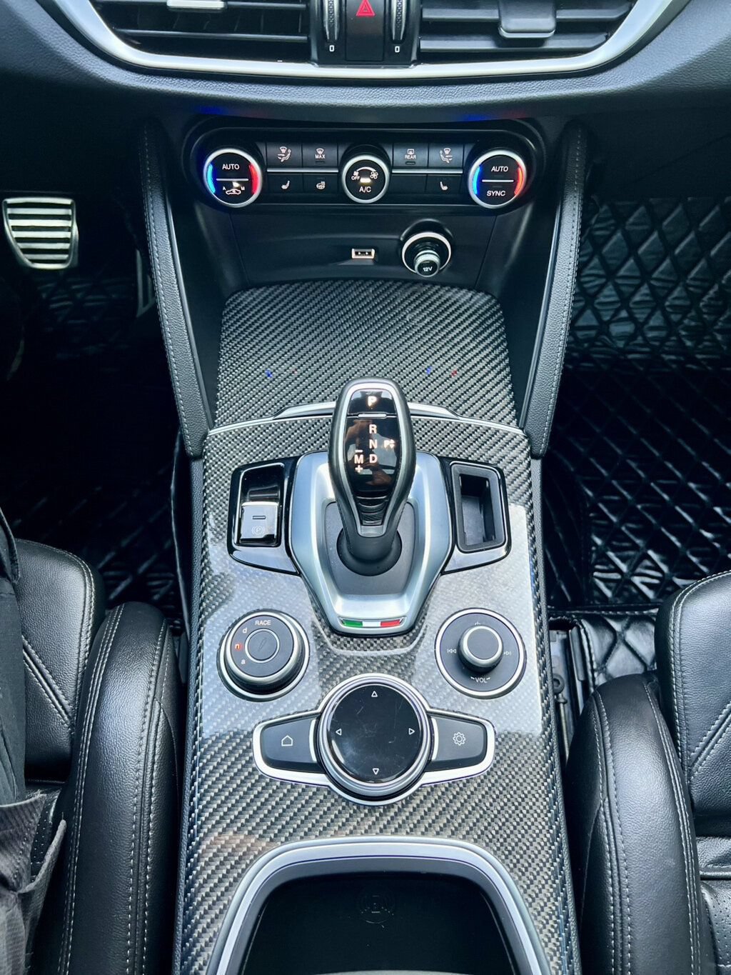 Used 2022 Alfa Romeo Stelvio Quadrifoglio w/ Active Assist Plus Package AWD/4WD image 43