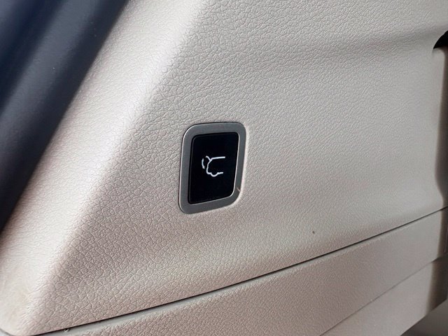Used 2023 Chrysler Pacifica Touring-L FWD image 33