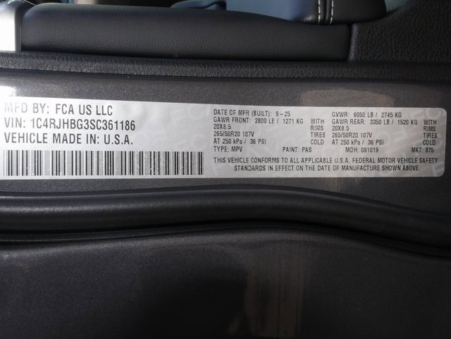 New 2025 Jeep Grand Cherokee Limited w/ Black Appearance Package image 26