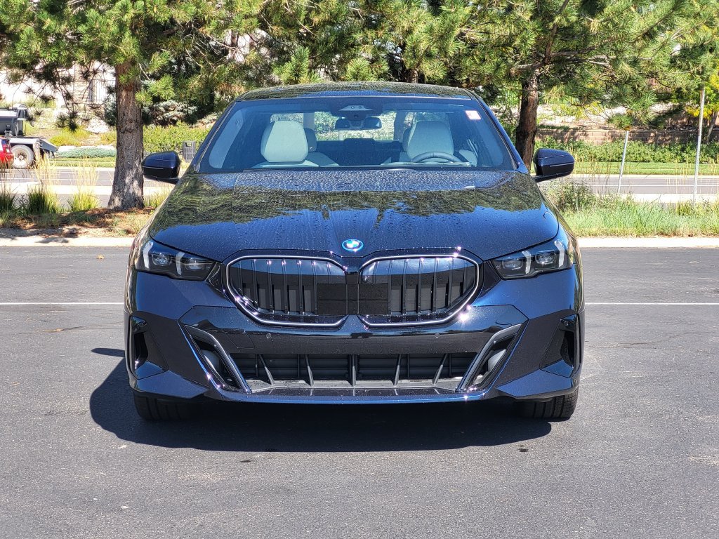 New 2027 BMW 550e xDrive w/ Premium Package AWD/4WD image 2