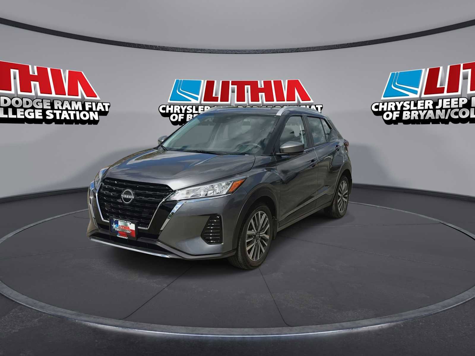 Used 2024 Nissan Kicks SV FWD image 3