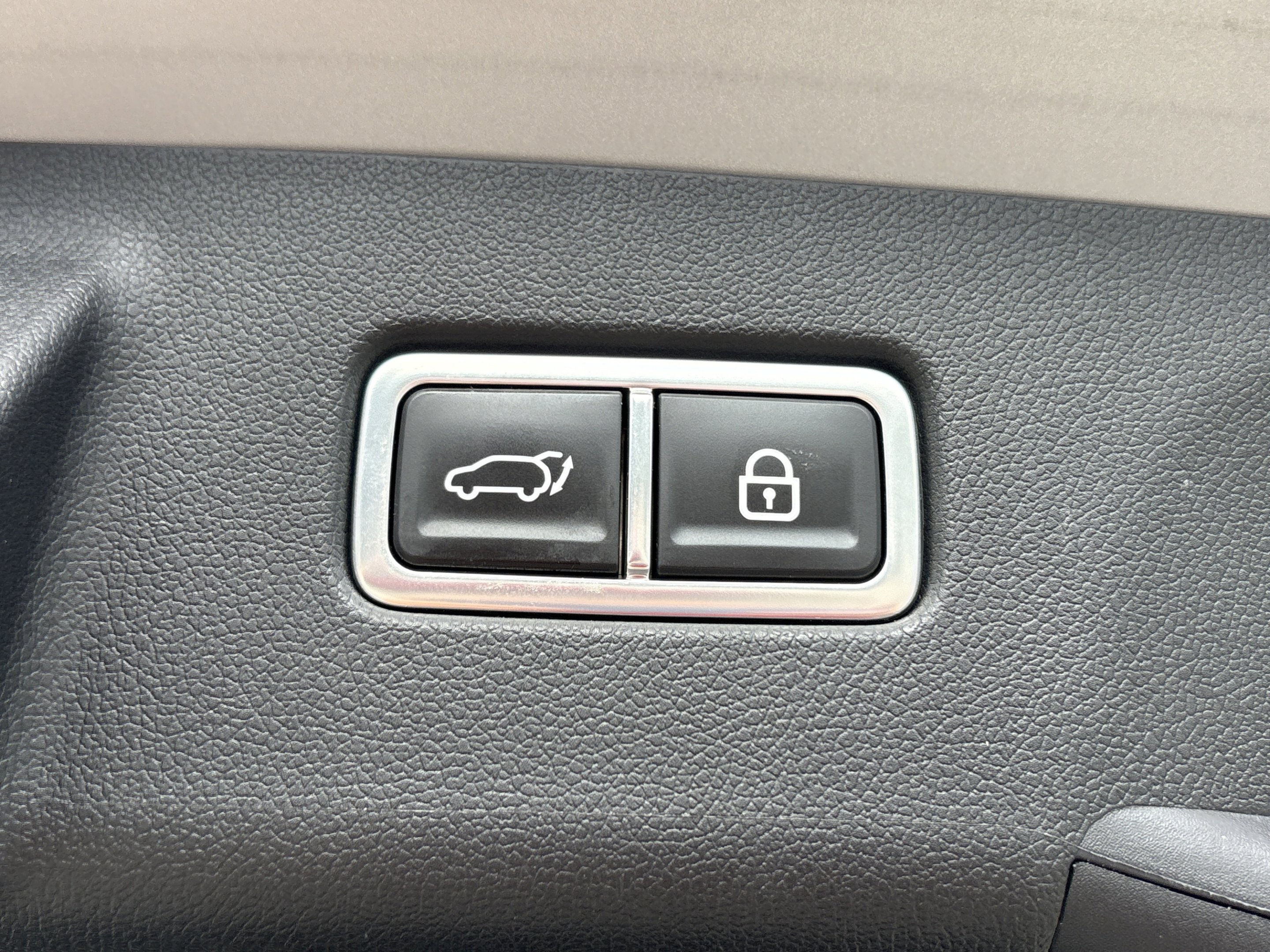 Certified 2023 Kia Sorento SX FWD image 28