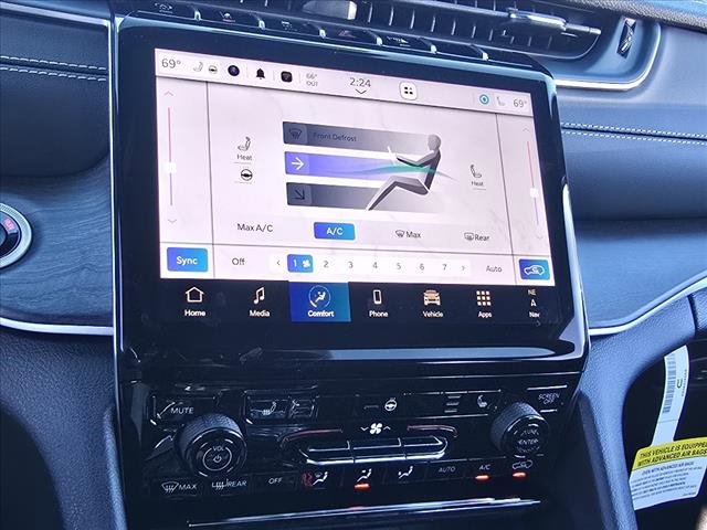 New 2025 Jeep Grand Cherokee Limited w/ Black Appearance Package image 10