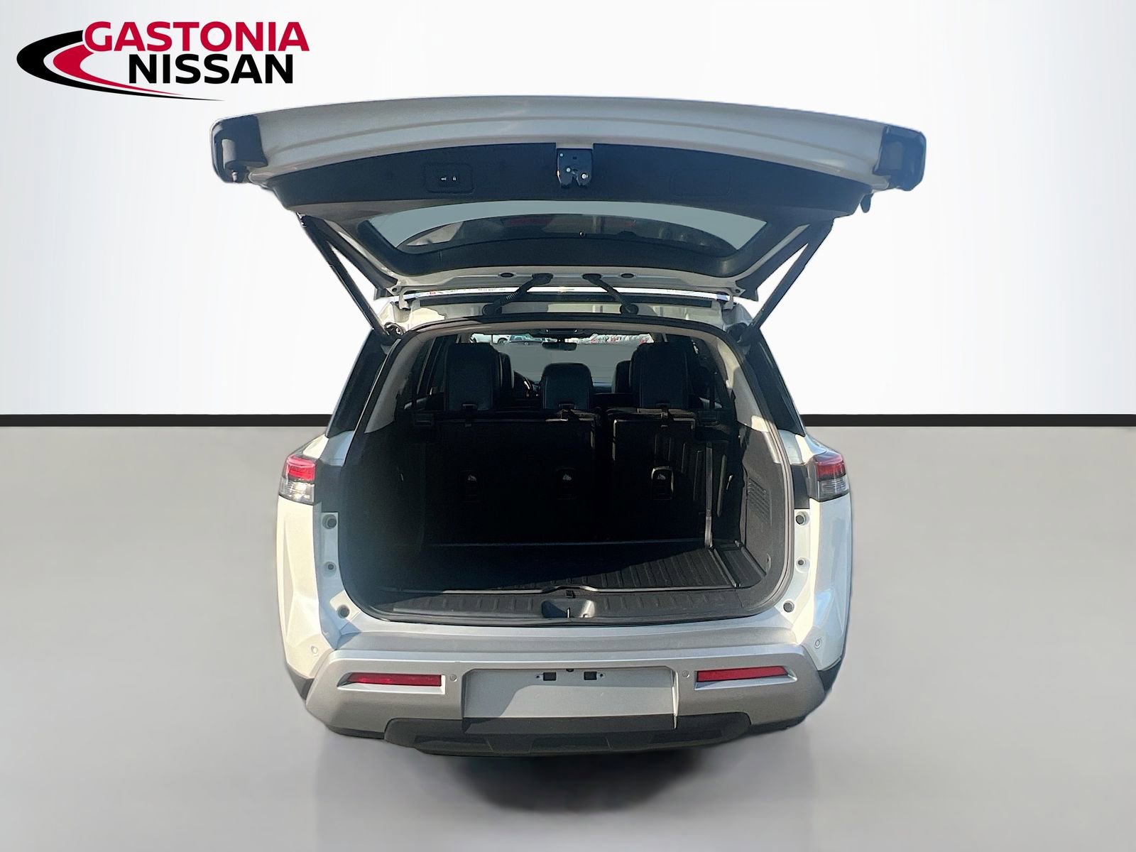 Used 2024 Nissan Pathfinder SL w/ Cargo Package image 36