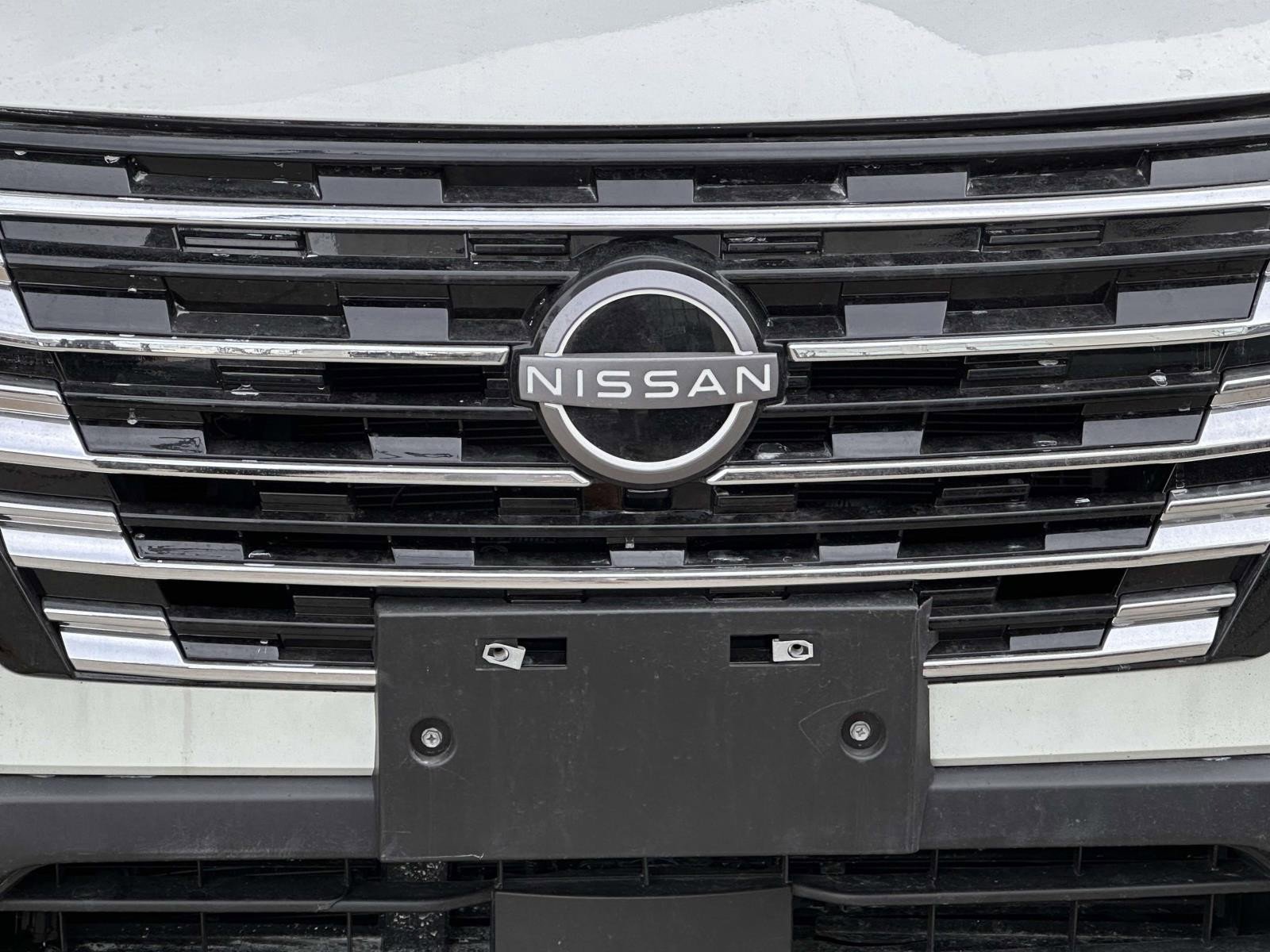 Used 2024 Nissan Rogue S image 9